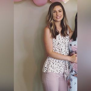 Chelse28 Tie-Waist top, light pink with black dots